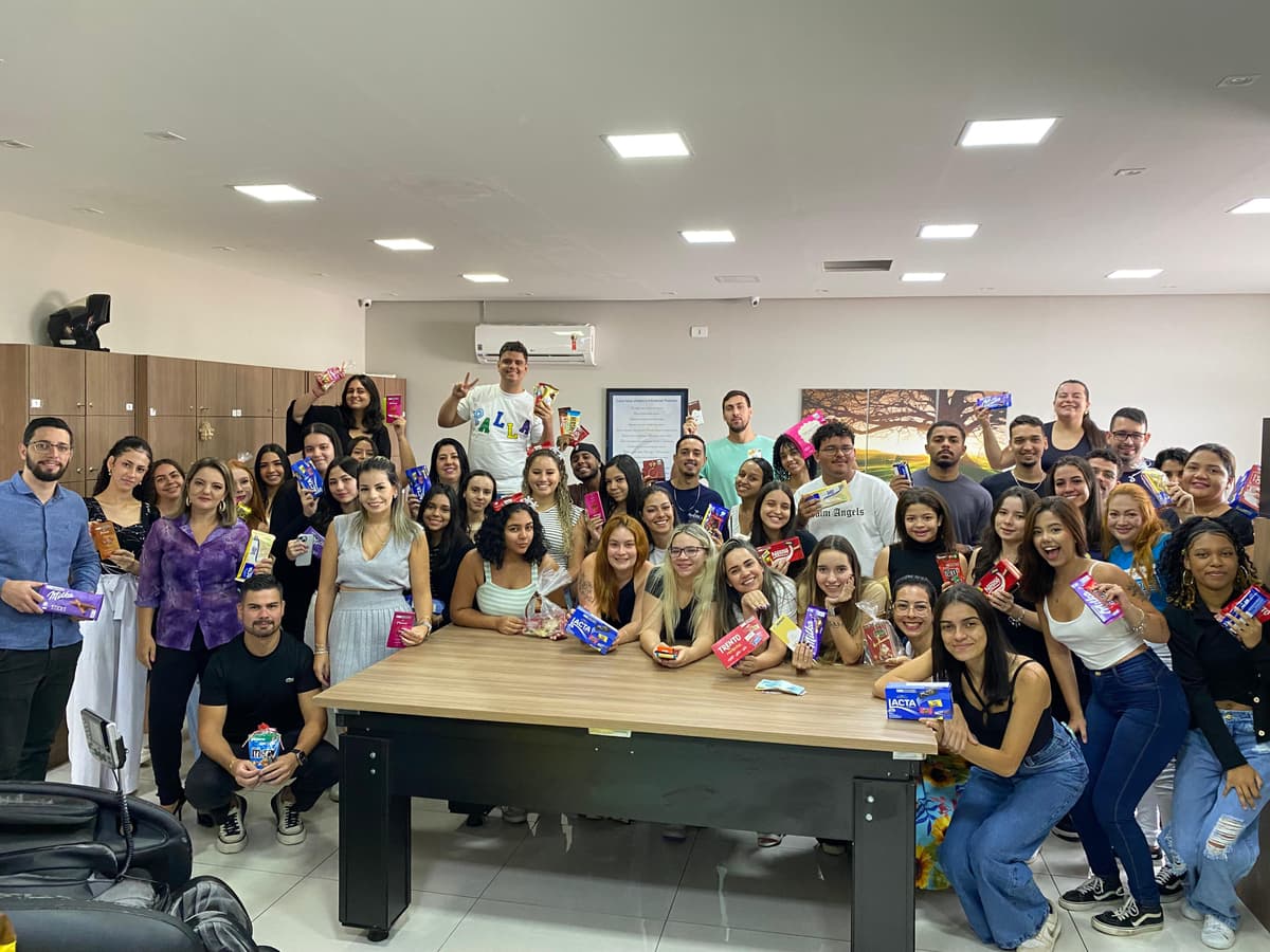 Equipe interagindo